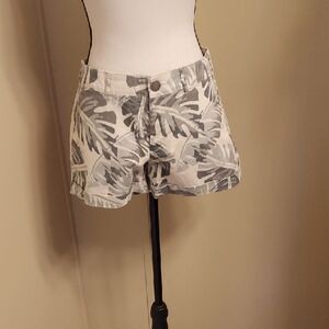 GAP Khaki Green and White Low Waist Shorts with Tropical Print